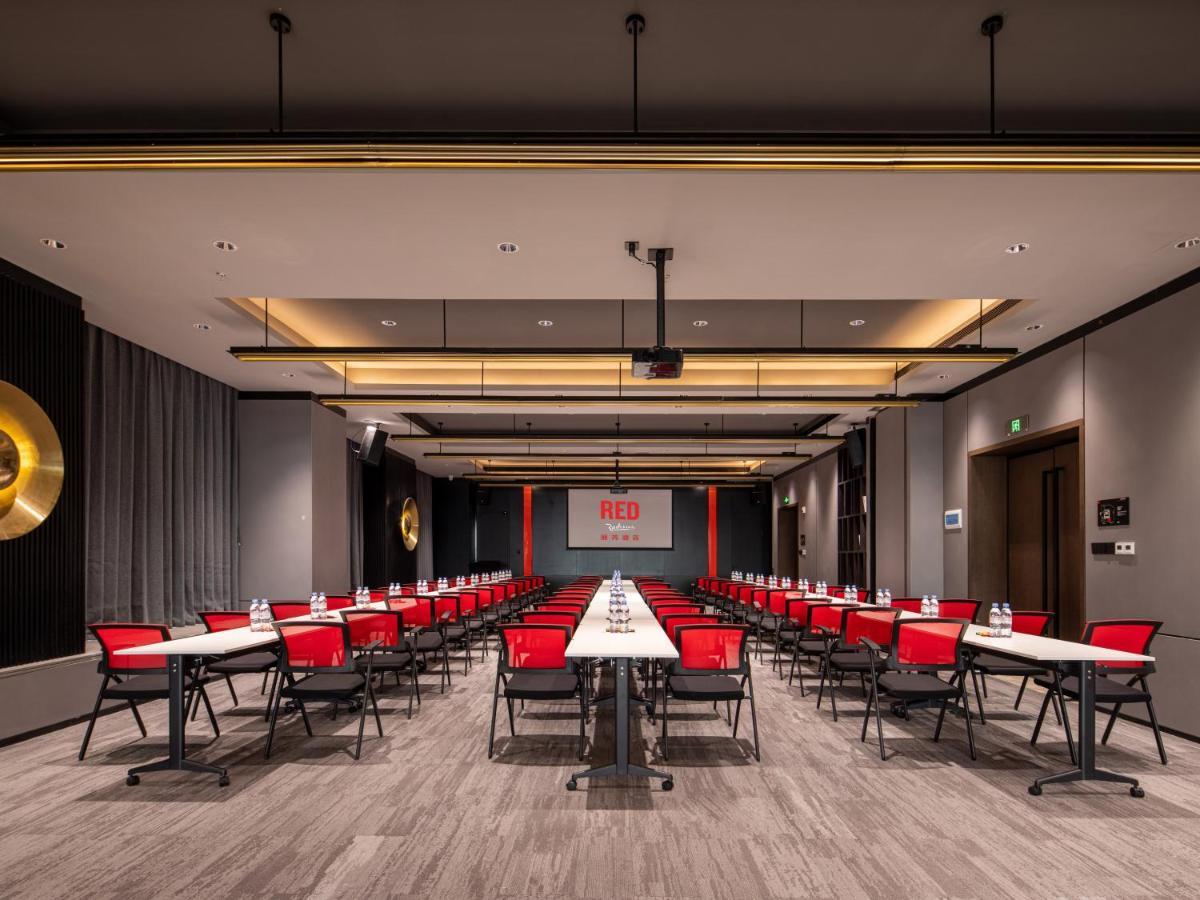 Radisson Red Hotel Zhuhai Gongbei Port Eksteriør bilde