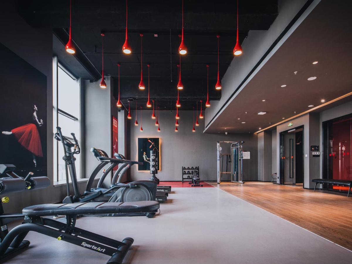 Radisson Red Hotel Zhuhai Gongbei Port Eksteriør bilde