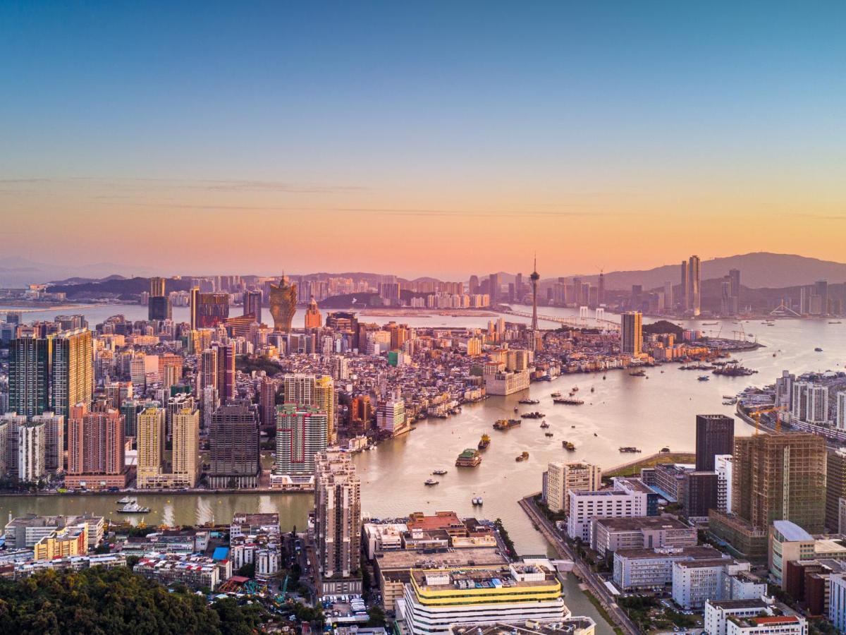 Radisson Red Hotel Zhuhai Gongbei Port Eksteriør bilde