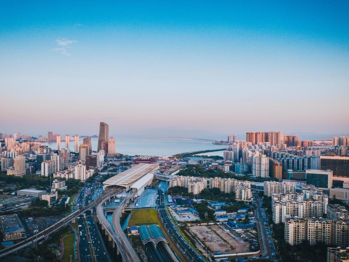 Radisson Red Hotel Zhuhai Gongbei Port Eksteriør bilde