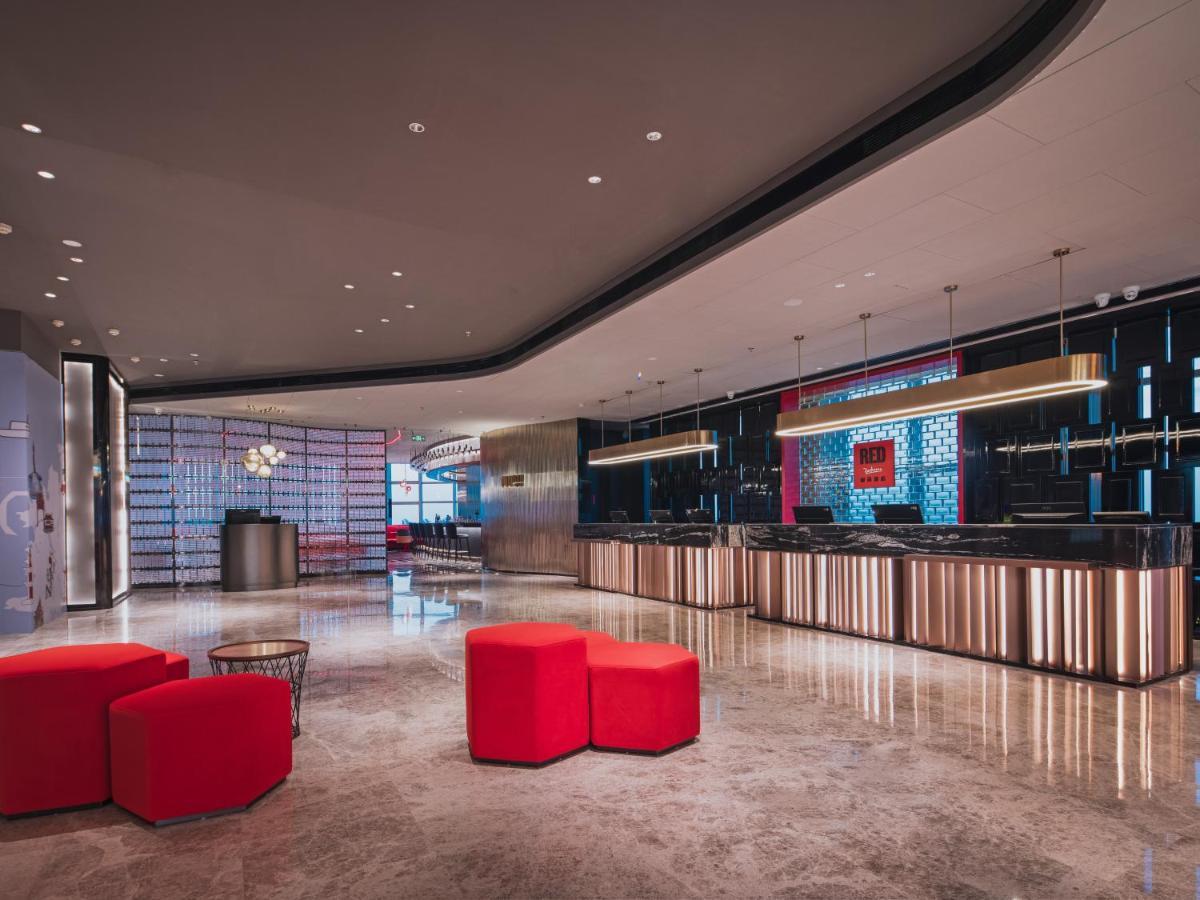 Radisson Red Hotel Zhuhai Gongbei Port Eksteriør bilde