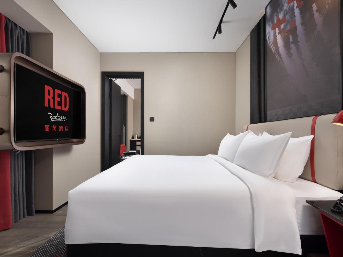 Radisson Red Hotel Zhuhai Gongbei Port Eksteriør bilde