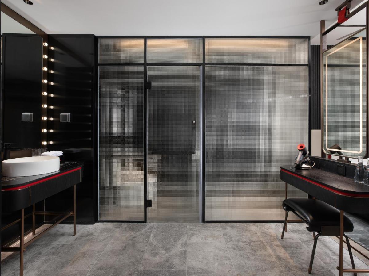 Radisson Red Hotel Zhuhai Gongbei Port Eksteriør bilde