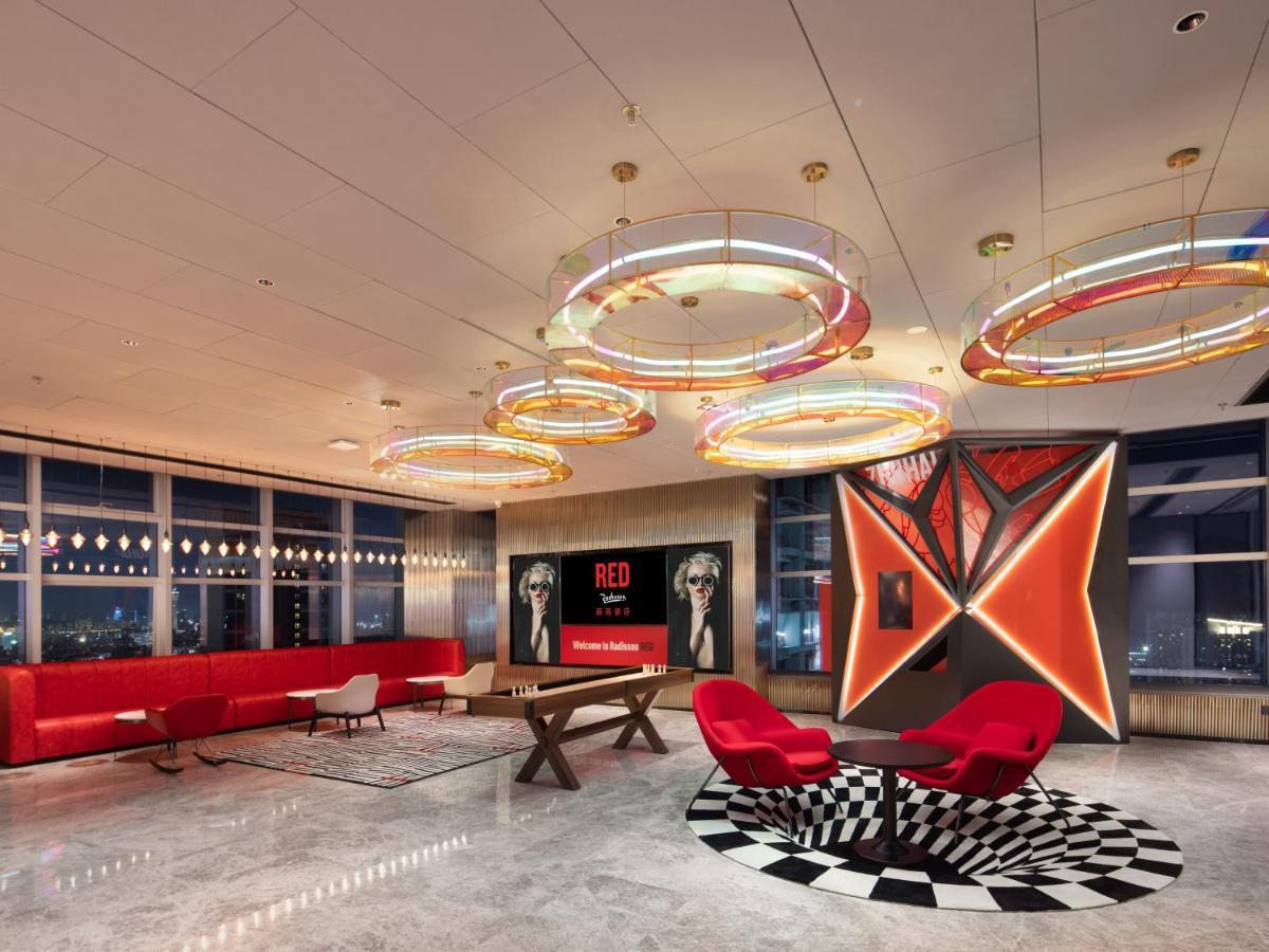 Radisson Red Hotel Zhuhai Gongbei Port Eksteriør bilde