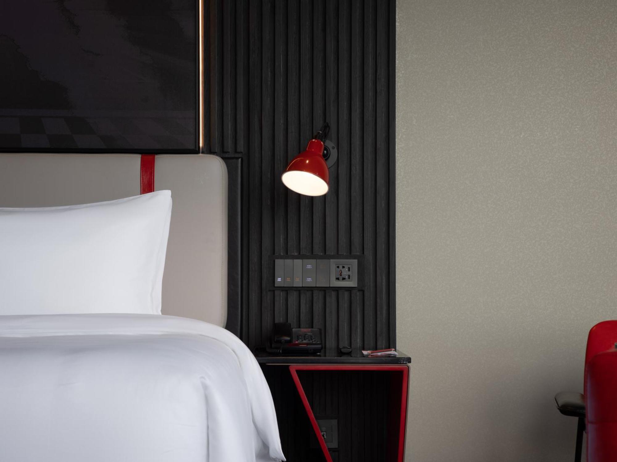 Radisson Red Hotel Zhuhai Gongbei Port Eksteriør bilde